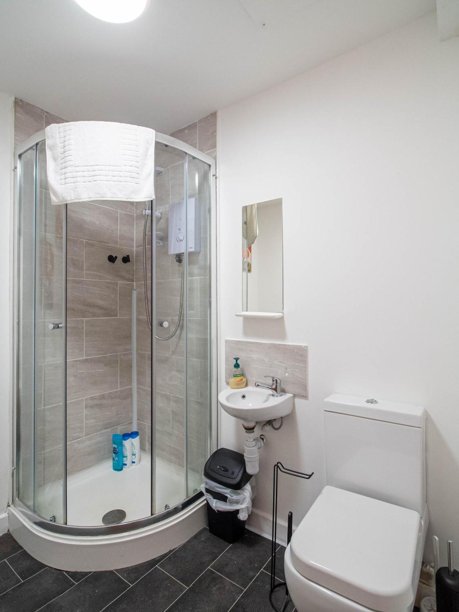 Spacious With Parking - 10 Mins To Leeds Centre Leeds (West Yorkshire)