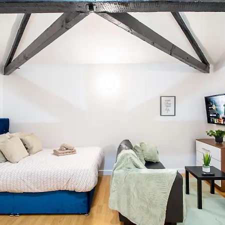 Spacious Studio With Parking - 10 Mins To Leeds Centre Exterior foto